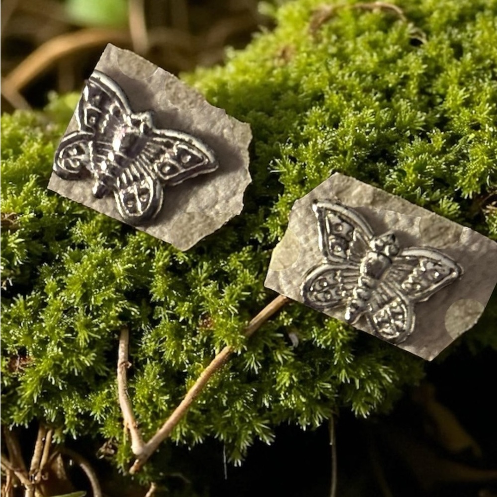 Fine vintage inspired stainless steel Silver tone Butterfly‎ Earrings
